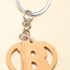 Breloc litera B lemn natur
