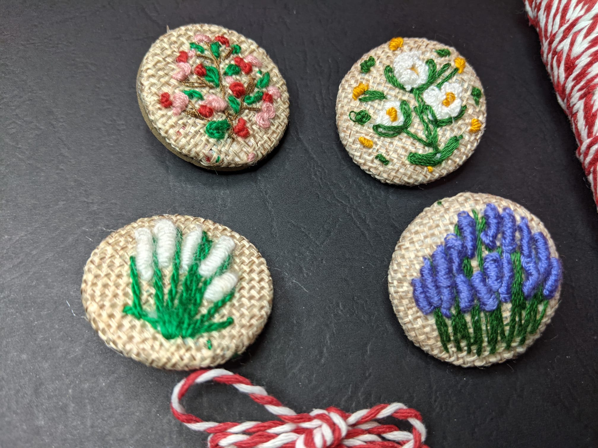 Martisor tip brosa cusut 2
